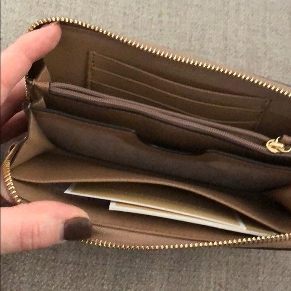 Michael Kors Wallet - Picture 3 of 5